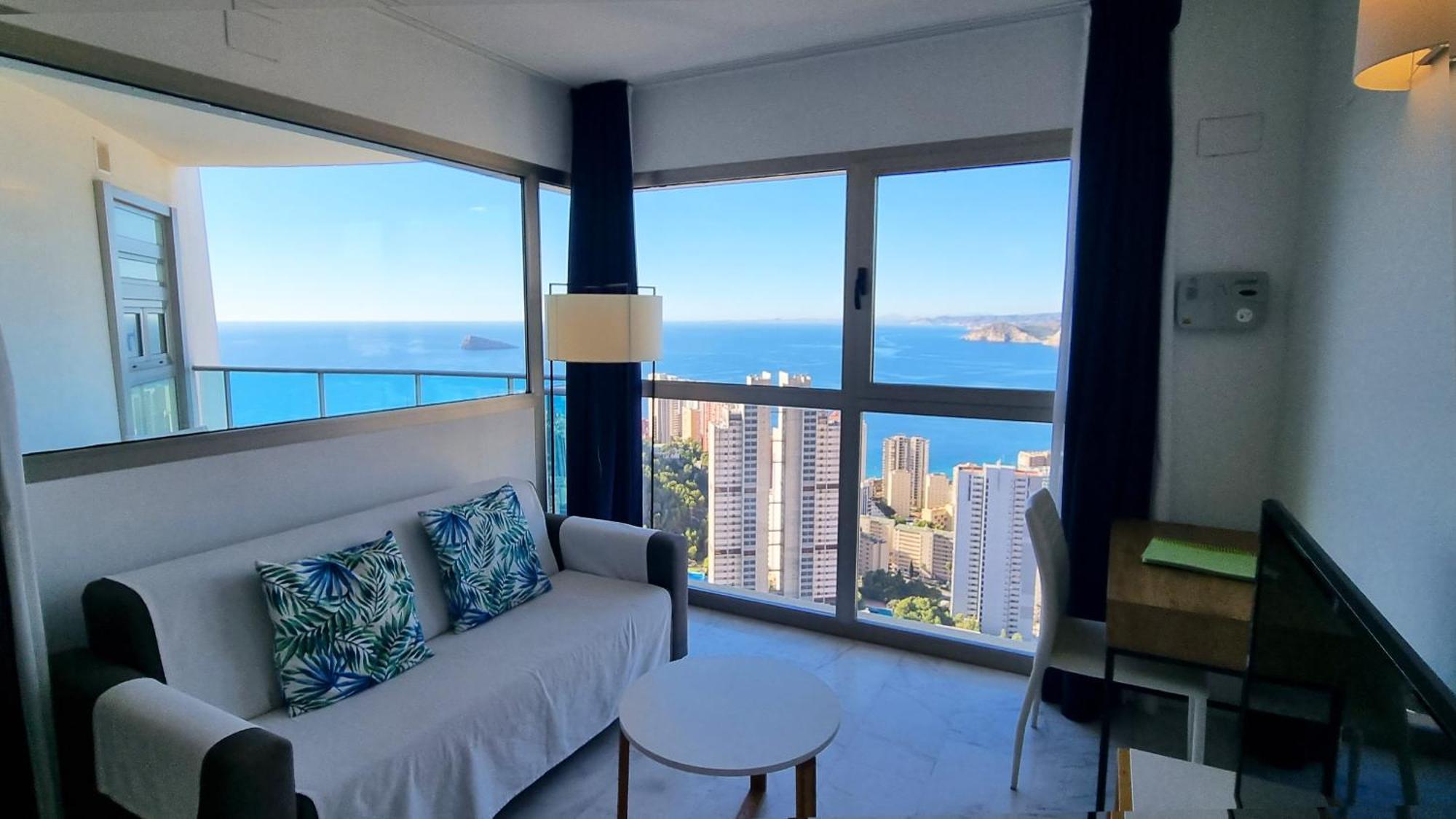 Highrise Apartment With Private Terrace & Sea Views - 34Th Floor ベニドルム エクステリア 写真
