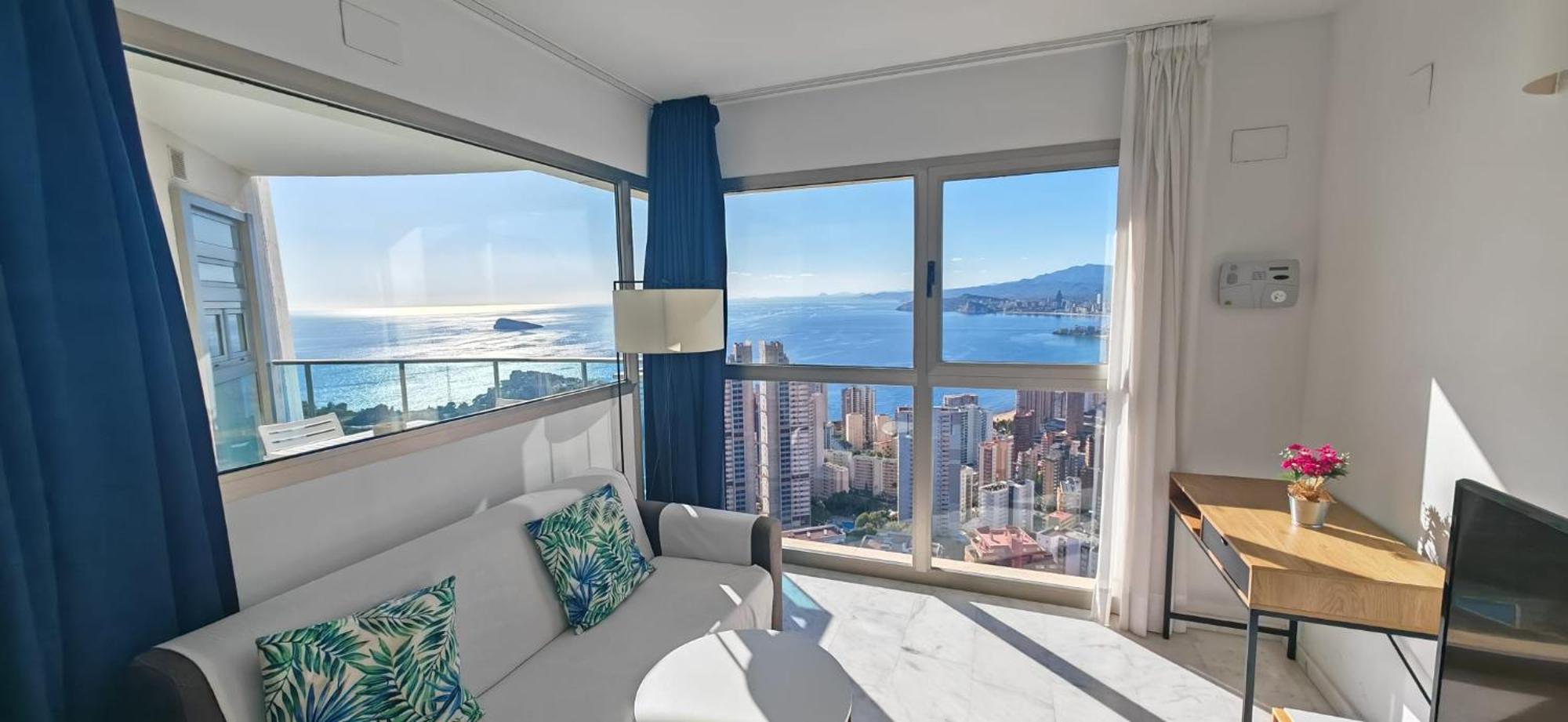 Highrise Apartment With Private Terrace & Sea Views - 34Th Floor ベニドルム エクステリア 写真